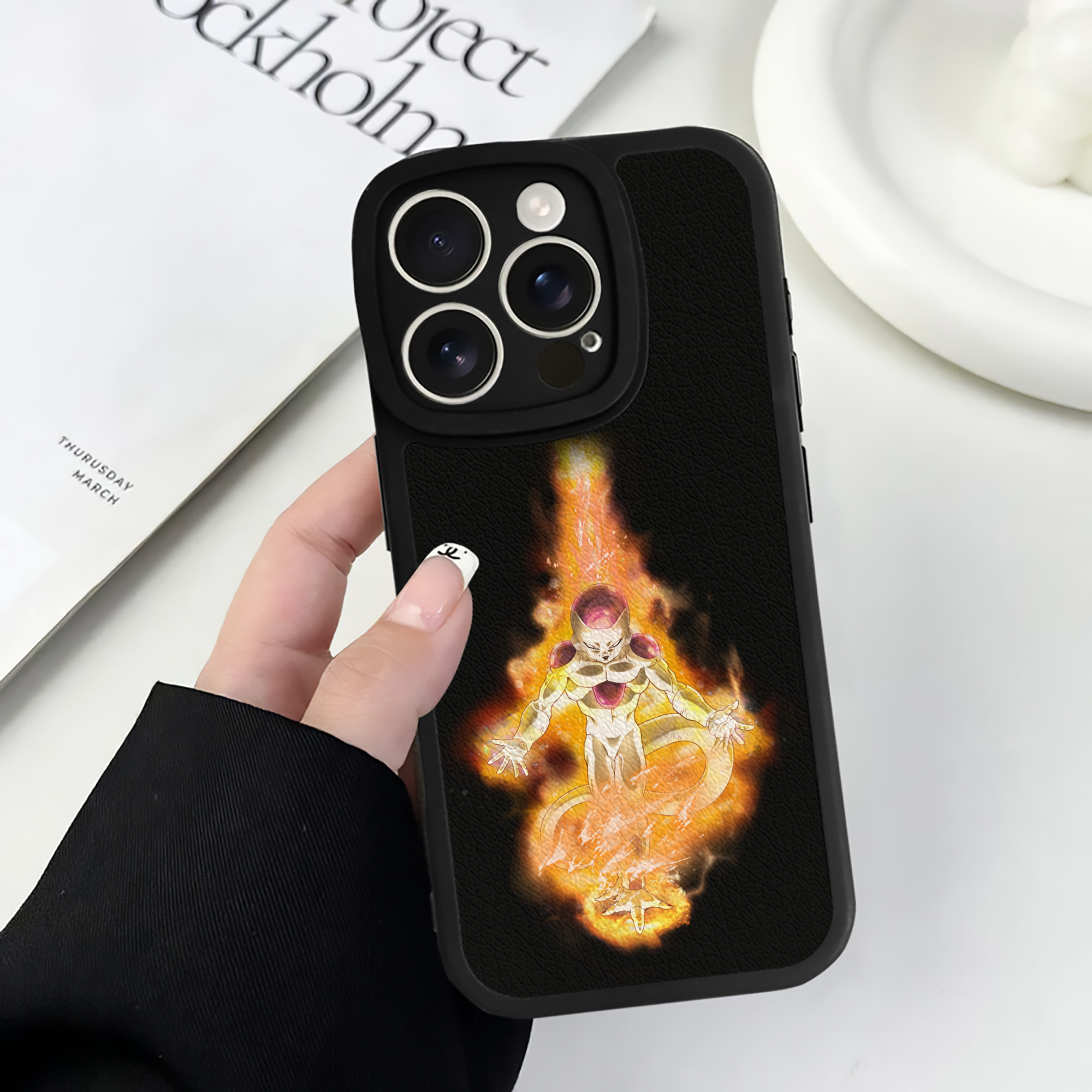 （画像用） ドラゴンボール フリーザ DRAGON BALL Frieza 【iPhone 16シリーズ対応】シリコンスマホケース（レザー調） 材質：シリコン